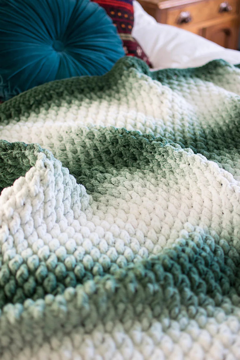 CROCHET PATTERN and video / The Original Chunky Evergreen Throw / Crochet blanket tutorial / Modern Crochet Throw / Easy PDF download