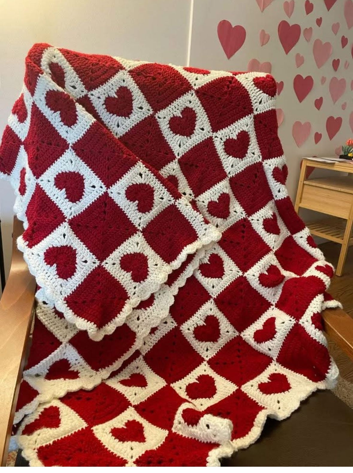 Heart Granny Square Blanket Crochet Pattern – Red & White Valentine Throw