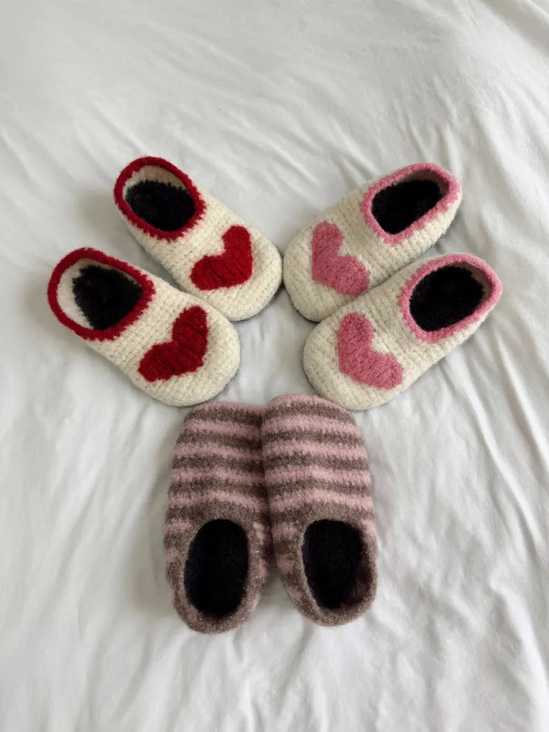 Crochet SoftFelt Slippers Pattern - Christmas Gift Ideas - Valentines Day - Cozy Wool Home Shoes