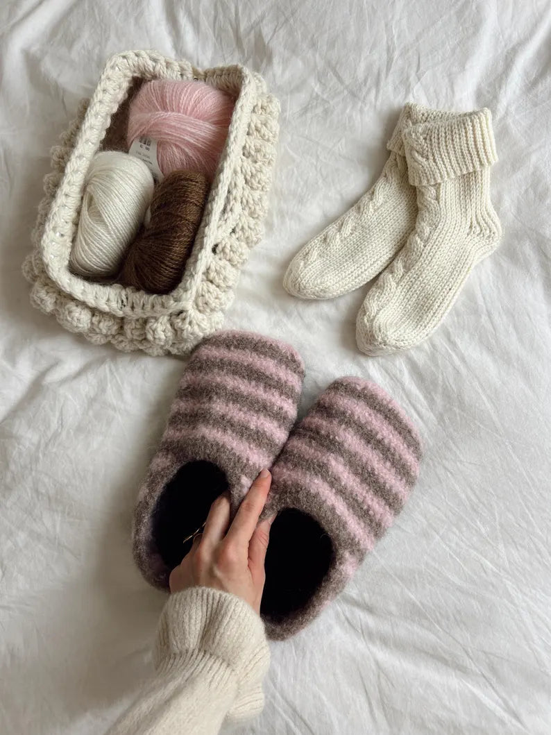 Crochet SoftFelt Slippers Pattern - Christmas Gift Ideas - Valentines Day - Cozy Wool Home Shoes