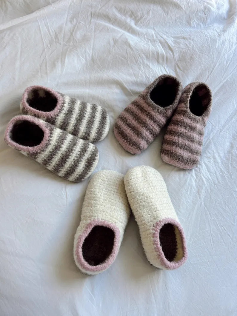 Crochet SoftFelt Slippers Pattern - Christmas Gift Ideas - Valentines Day - Cozy Wool Home Shoes