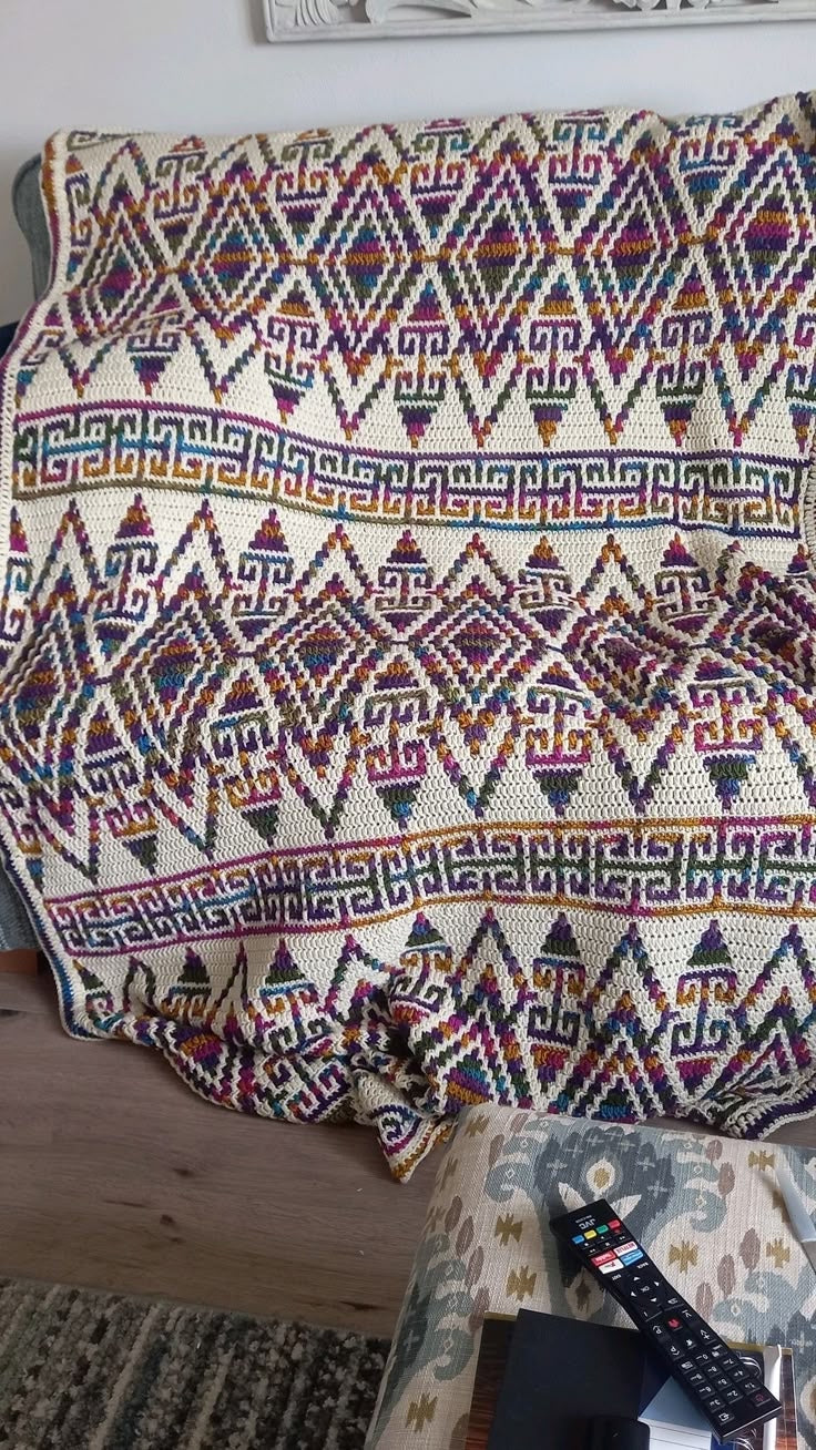 Geometric Mosaic Blanket Crochet Pattern | Overlay Mosaic Throw, 2 Colors, Chart + Written Rows | 2 Sizes US Terms PDF