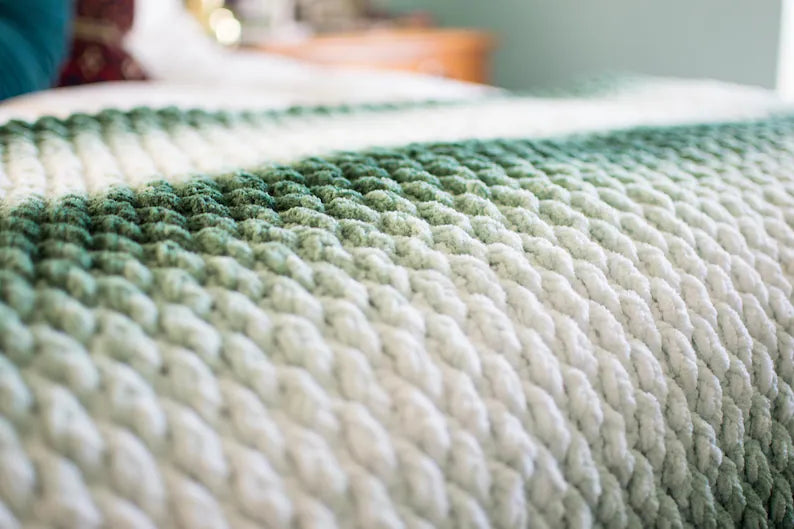 CROCHET PATTERN and video / The Original Chunky Evergreen Throw / Crochet blanket tutorial / Modern Crochet Throw / Easy PDF download
