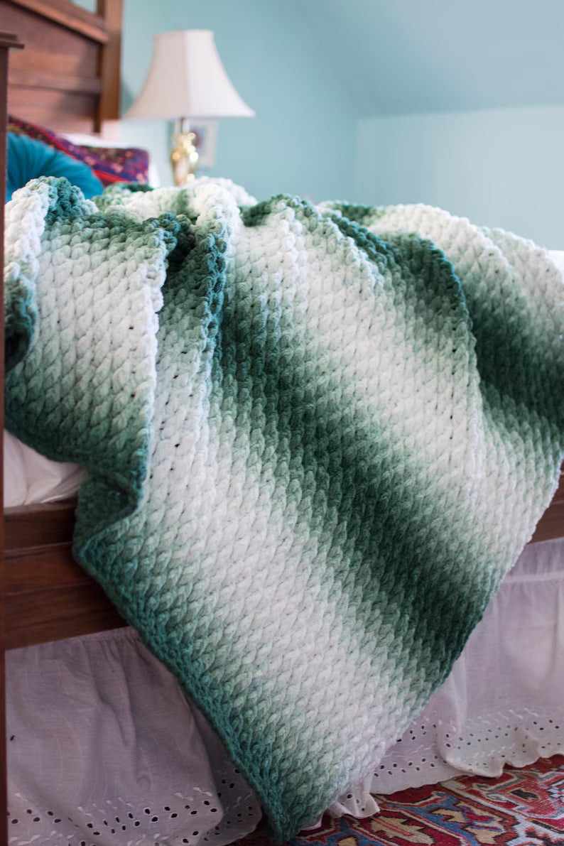 CROCHET PATTERN and video / The Original Chunky Evergreen Throw / Crochet blanket tutorial / Modern Crochet Throw / Easy PDF download