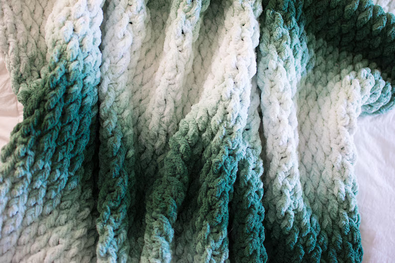 CROCHET PATTERN and video / The Original Chunky Evergreen Throw / Crochet blanket tutorial / Modern Crochet Throw / Easy PDF download