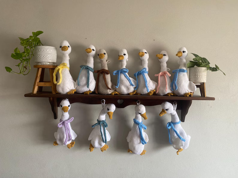 Grocery Bag Goose- English Crochet Pattern- PDF digital download- cute crochet goose, easy pattern