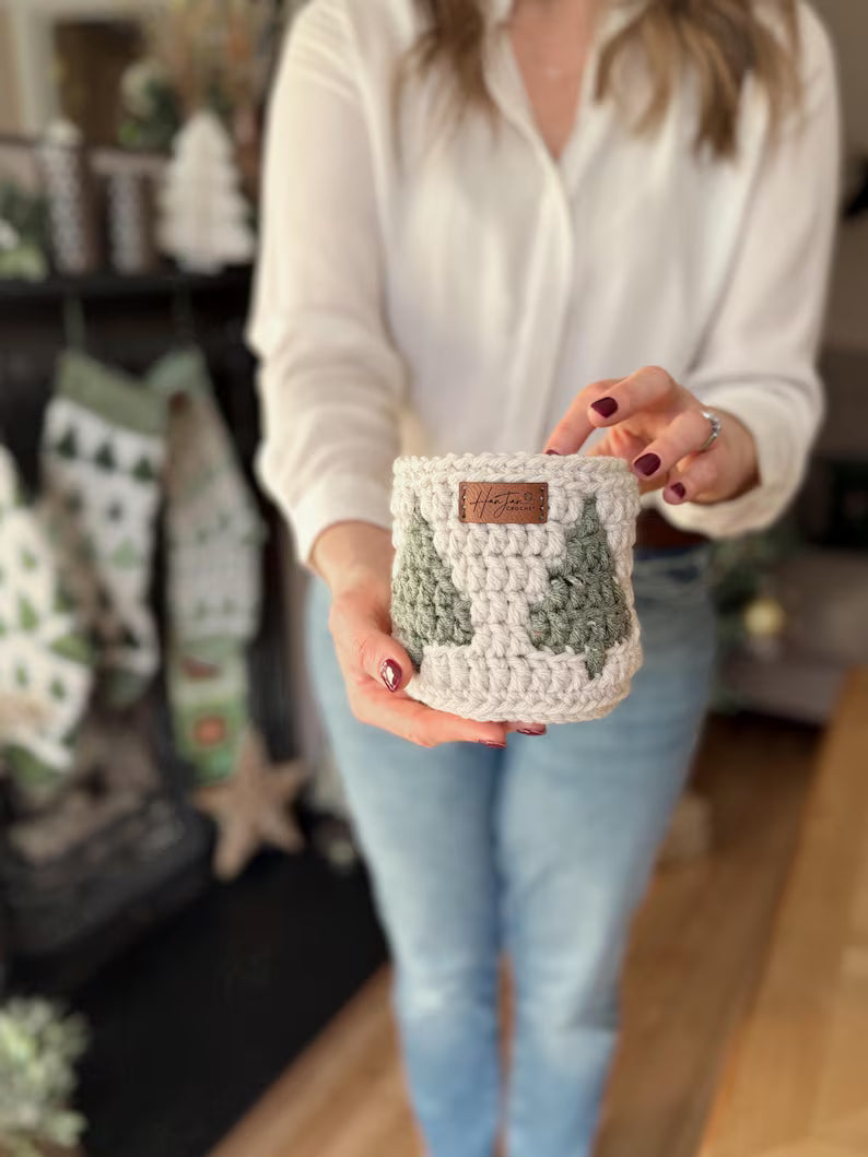 CROCHET PATTERN + VIDEO - Twinkling Trees Mosaic Crochet Baskets — 3 Nesting Sizes storage, gift, plantholder, Charts Included in Pdf